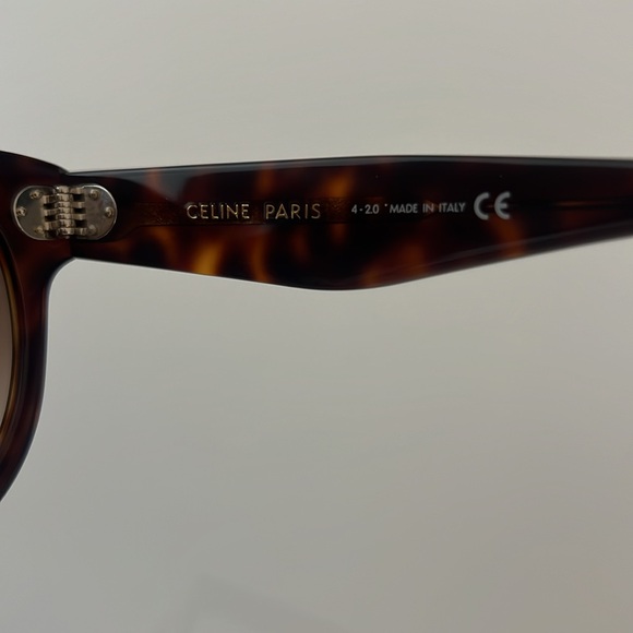 Celine CL40182F Audrey 54T Tortoise 50-23-145 Sunglasses - Picture 6 of 9